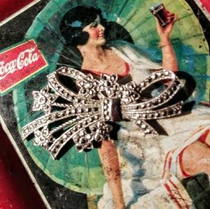 ~* ANTIQUE BROOCH *~